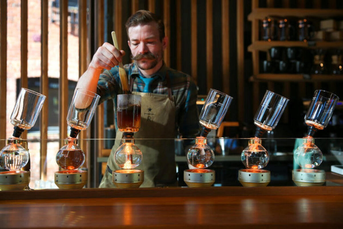 Τα Starbucks ανοίγουν το μεγαλύτερο τους κατάστημα στη Νέα Υόρκη