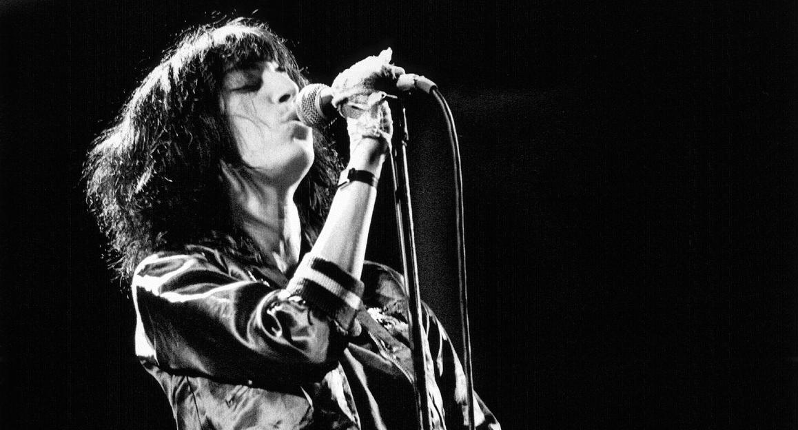 10 σημαντικές  rocknroll εικόνες της Patti Smith