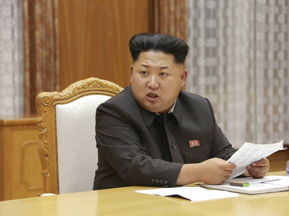 Jeans και piercing είναι του διαβόλου για τον άρχοντα Kim Yong Kun