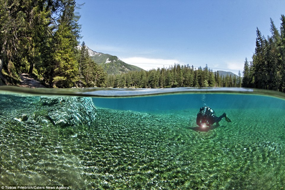 «Πράσινη λίμνη»: Η αυστριακή λίμνη που γεμίζει μόνο όταν λιώνουν οι παγετώνες