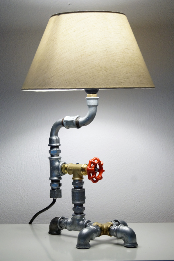 Ο καλλιτέχνης  Γιάννης  Δενδρινός  μας  παρουσιάζει την αρχιτεκτονική-μηχανική της τέχνης