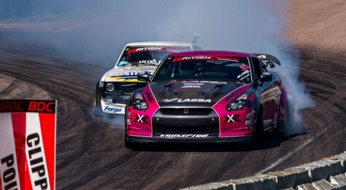 Μία Drift Team που καίει τα δικά της ελαστικά! (video)