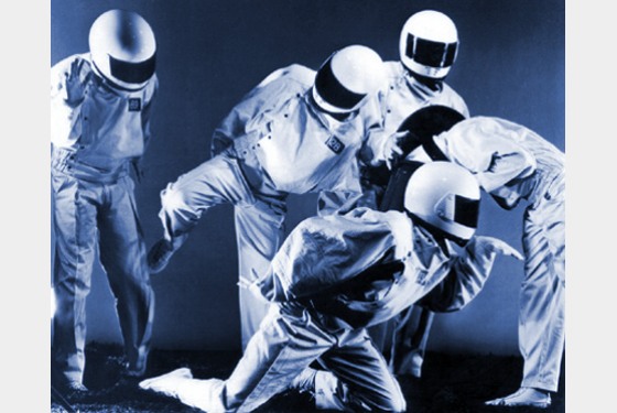 Καλοί οι Daft Punk αλλά δεν ανακάλυψαν πρώτοι τις στολές και τα κράνη