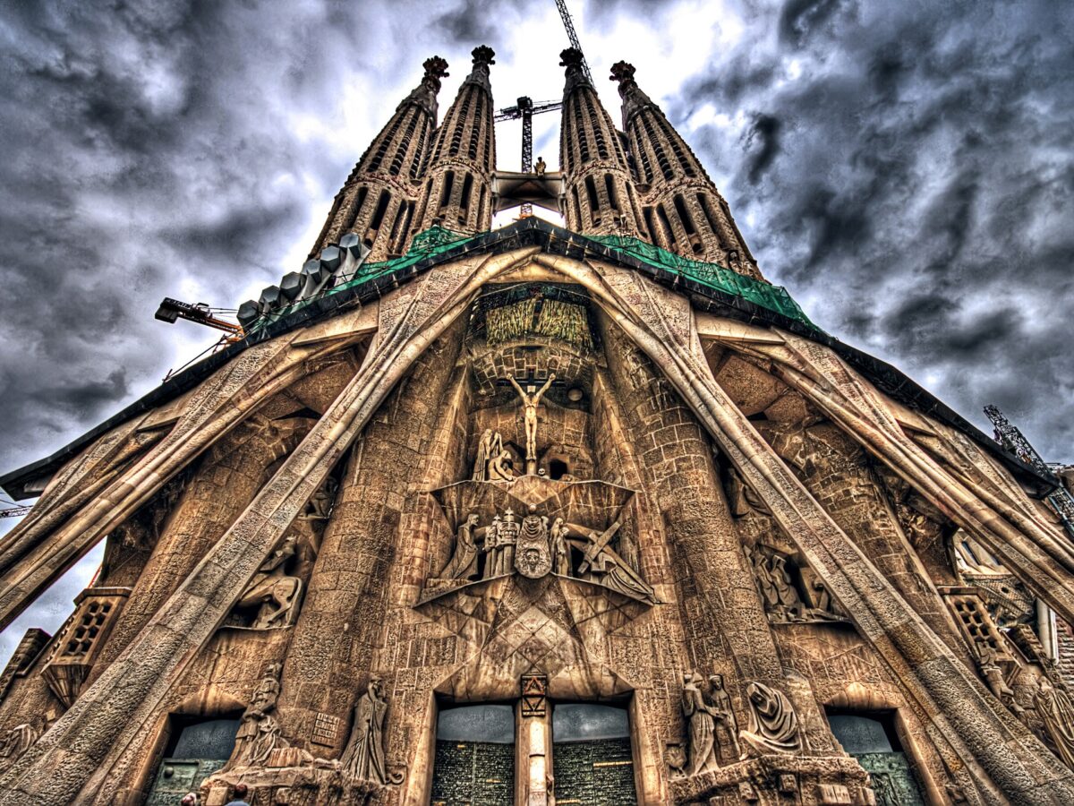 Sagrada Familia | Το αριστουργηματικό & τελευταίο έργο του Antoni Gaudi