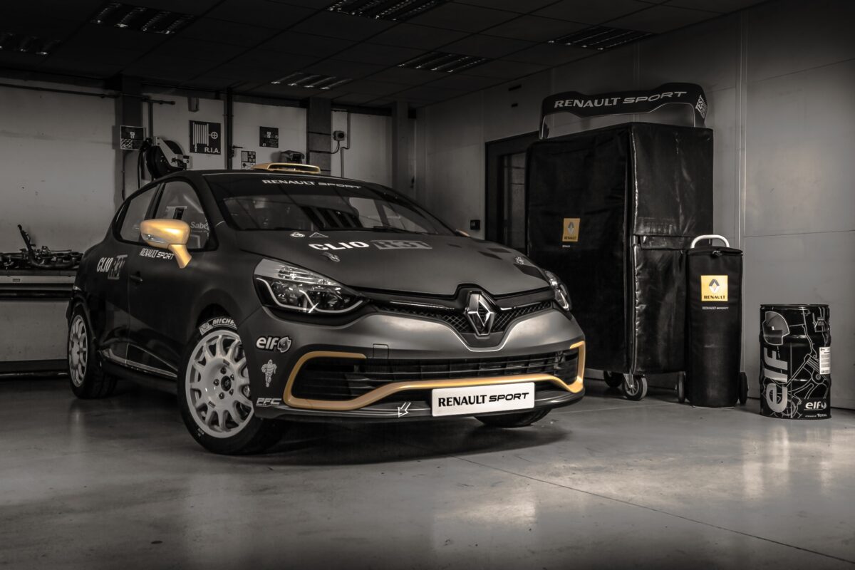 Το Renault Clio γράφει ιστορία και στους αγώνες! (photos + video)