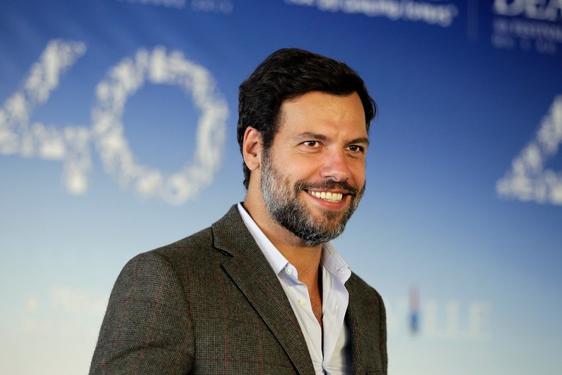 Ο απολαυστικά δηκτικός Laurent Lafitte