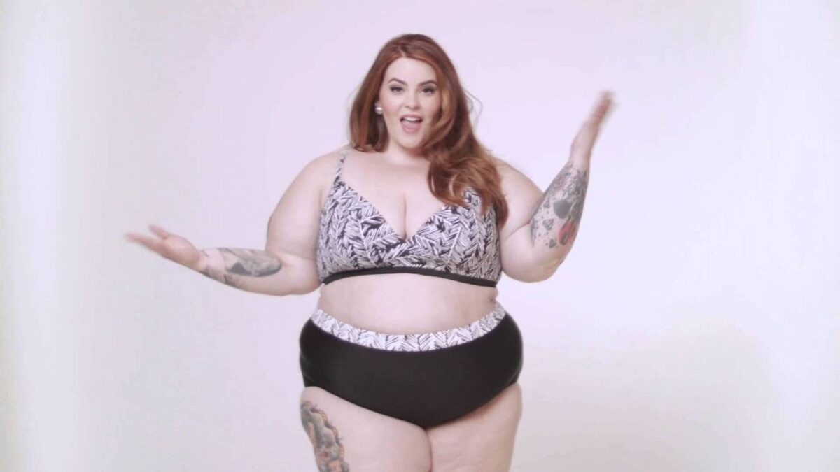 Η Tess Holliday είναι πολύ χοντρή για το Facebook