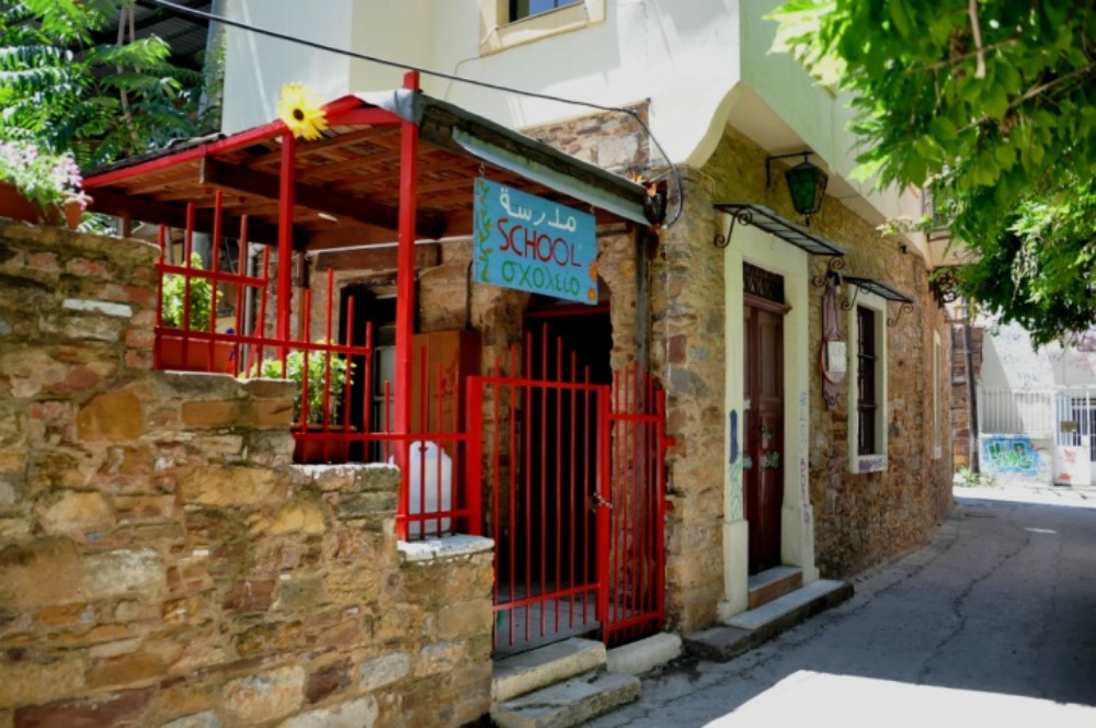 Άρχισαν τα μαθήματα στο πρώτο σχολείο για προσφυγόπουλα στη Χίο