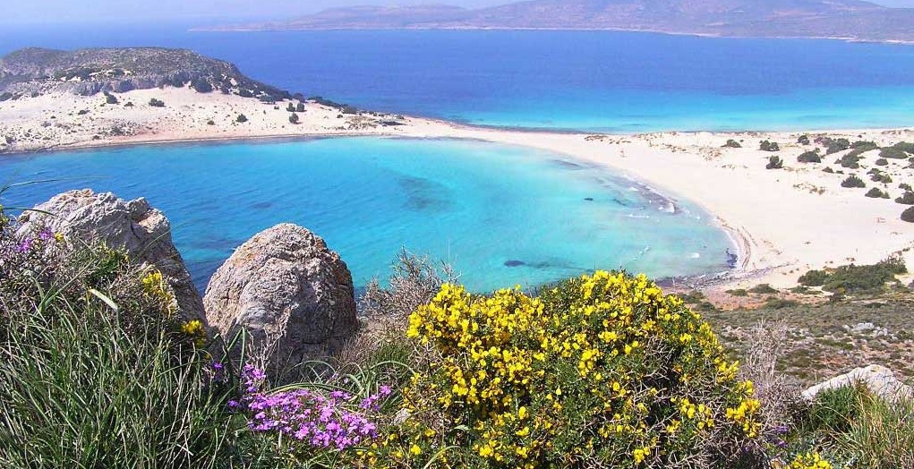 Ταξίδι στην πανέμορφη Ελαφόνησο με drone (video)