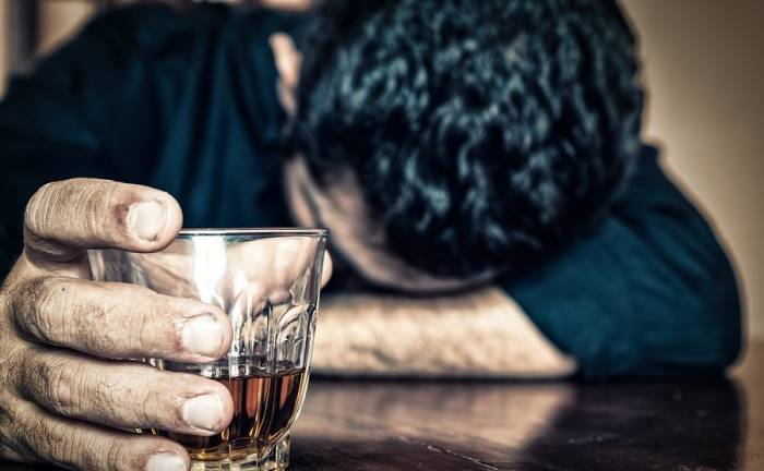 Αν πίνεις πολύ αλκοόλ καλύτερα να διαβάσεις αυτό το κείμενο