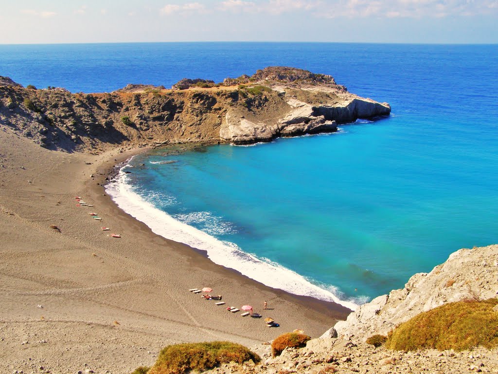 4+1 λόγοι που πρέπει να βουτήξεις στην παραλία του Αγίου Παύλου στο Ρέθυμνο