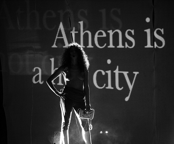 Αθήνα: Μια πόλη – μύθος ή η πριμαντόνα της οικονομικής κρίσης;