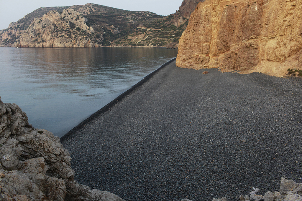 Μαύρα Βόλια: Η μαύρη παραλία της Χίου