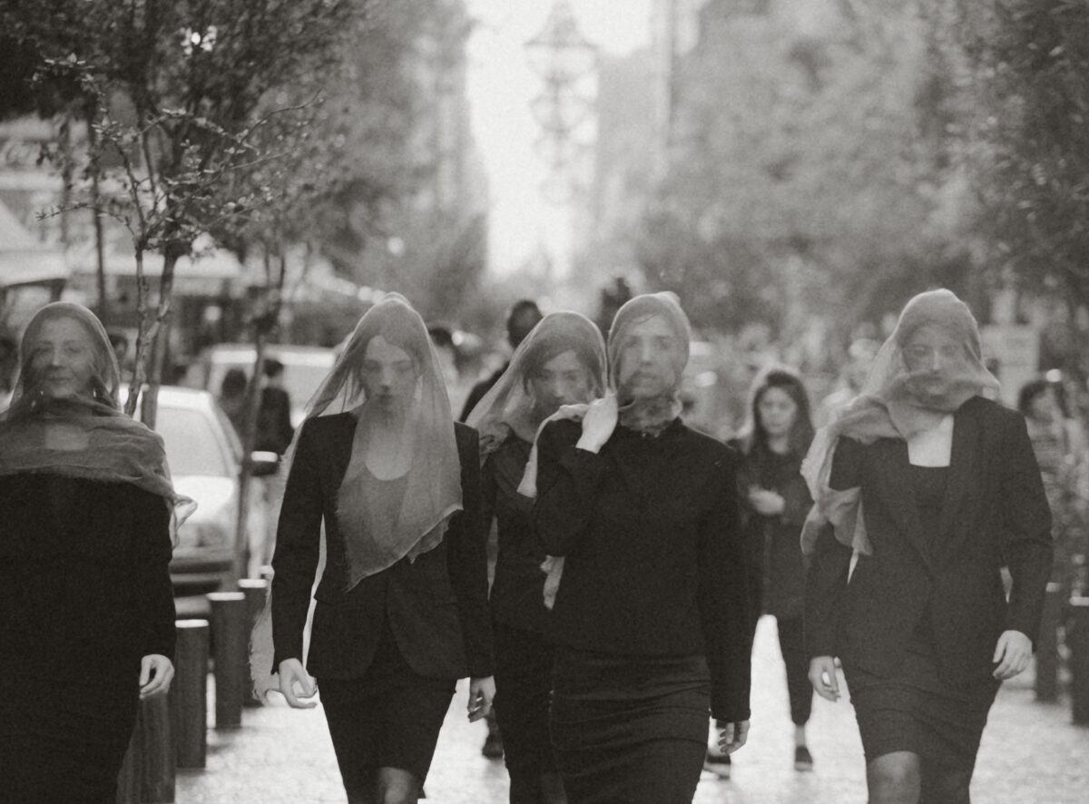 Οι Vasistas «απολογούνται» με το καινούργιο έργο του Ευθύμη Φιλίππου