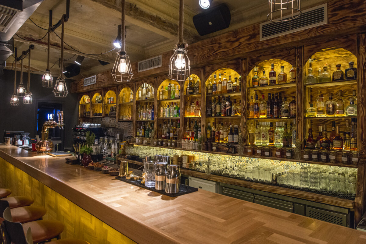 Indigo το bar σημείο αναφοράς στην Ηλιούπολη γιορτάζει