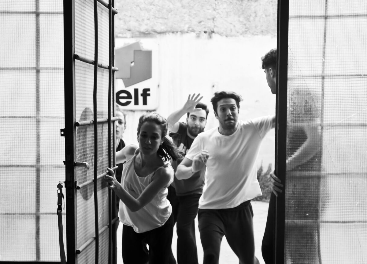 Στον πλανήτη Monaksxá, η μοναξιά σου ταξιδεύει στο άπειρο