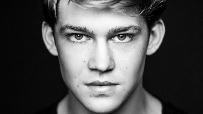 Joe Alwyn: Αυτό είναι ο νέος πρωταγωνιστής του Ang Lee