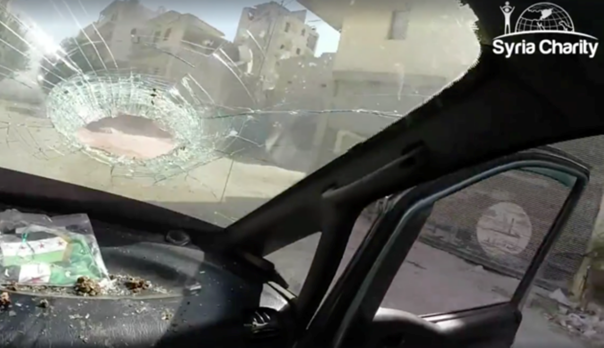 Μέσα σε ένα ασθενοφόρο στο αιματοβαμμένο Χαλέπι ( video )