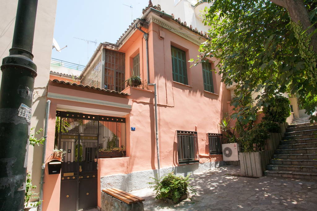 Όλοι θέλουν αν νοικιάζουν τα σπίτια τους μέσω AirBnb