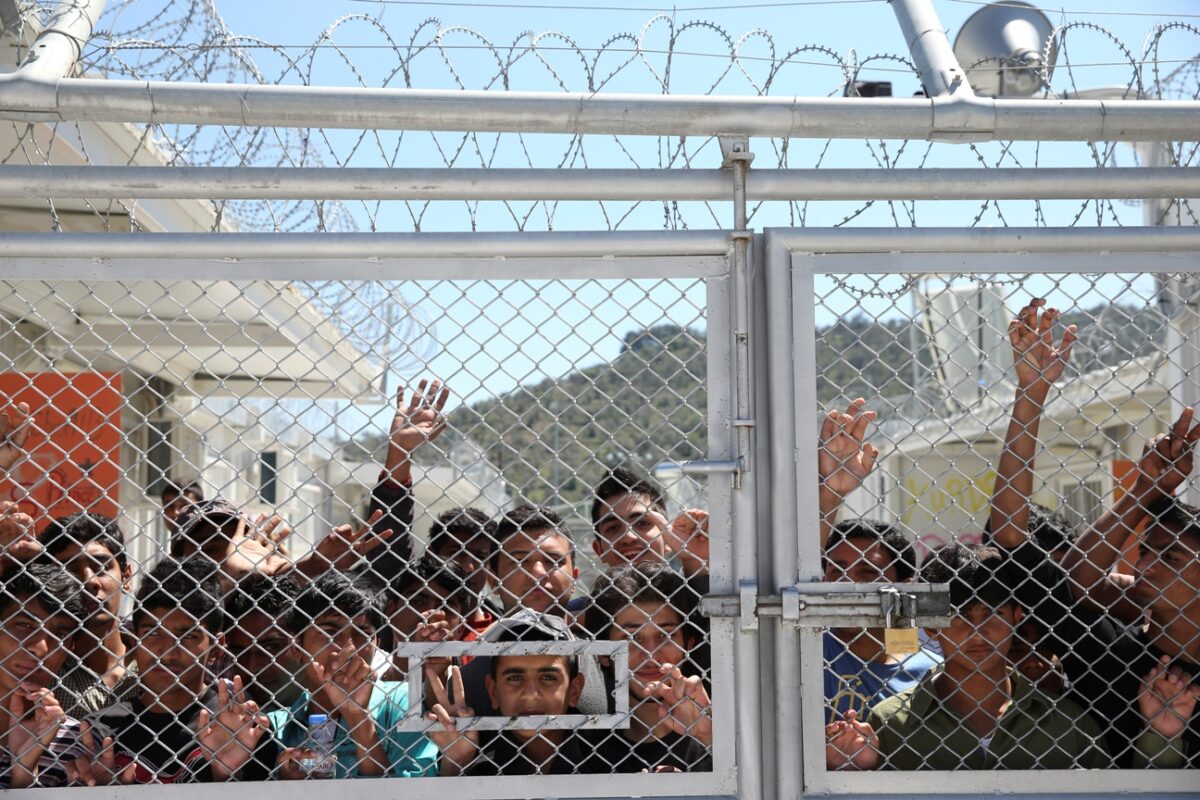 Πρόσφυγες στη Μόρια καταγγέλλουν  πως προσπάθησαν να τους κάνουν με το ζόρι Χριστιανούς