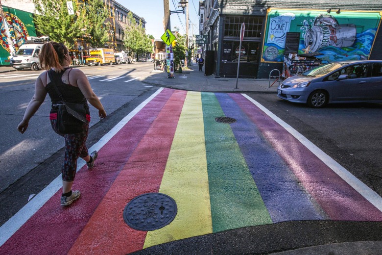 Το Seattle απαγορεύει τη θεραπεία σε LGBTQ άτομα