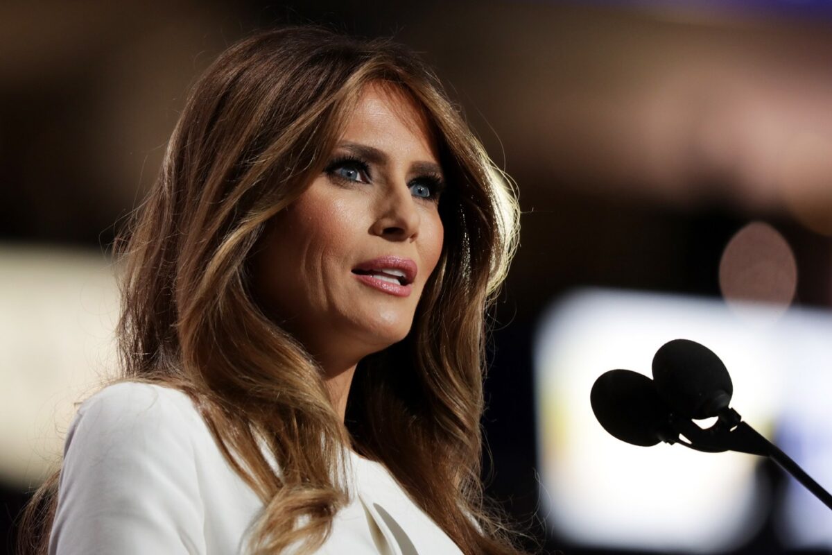 Η Melania μάλλον υπήρξε παράνομη μετανάστρια στις ΗΠΑ αλλά οι υποστηρικτές του Trump δεν νοιάζονται