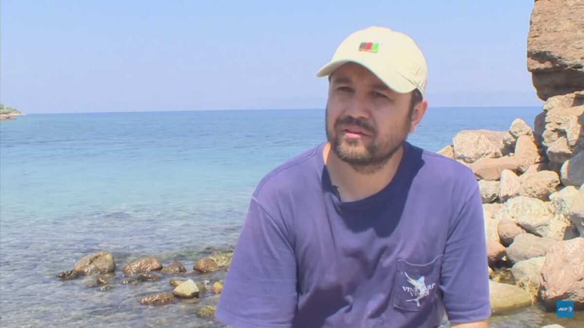 Αφγανός πρόσφυγας επιστρέφει στις παραλίες της Λέσβου για να σώσει ζωές με drone