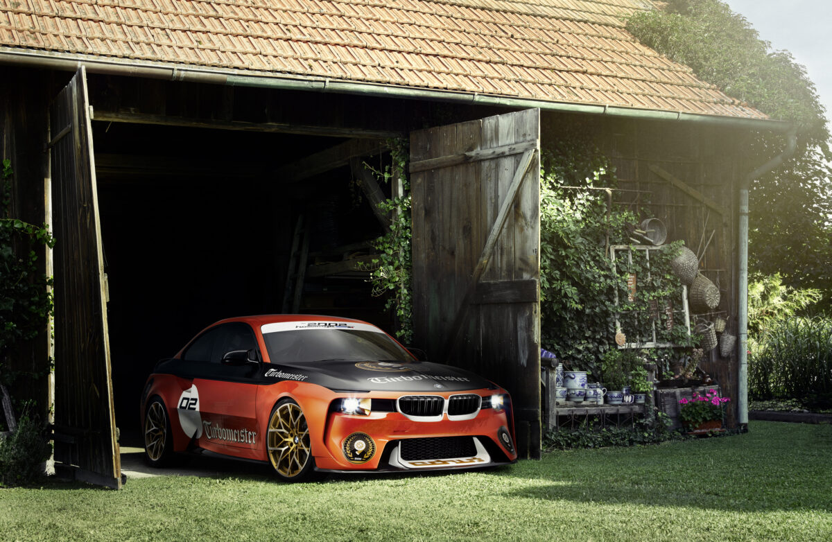 Ακόμη πιο… αγωνιστική η BMW 2002 Hommage! (photos+video)