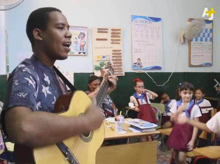 8 ώρες μουσική την εβδομάδα διδάσκονται τα παιδιά στην Κούβα
