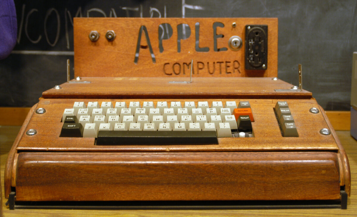 Ο Apple I κάνει 815.000 δολάρια