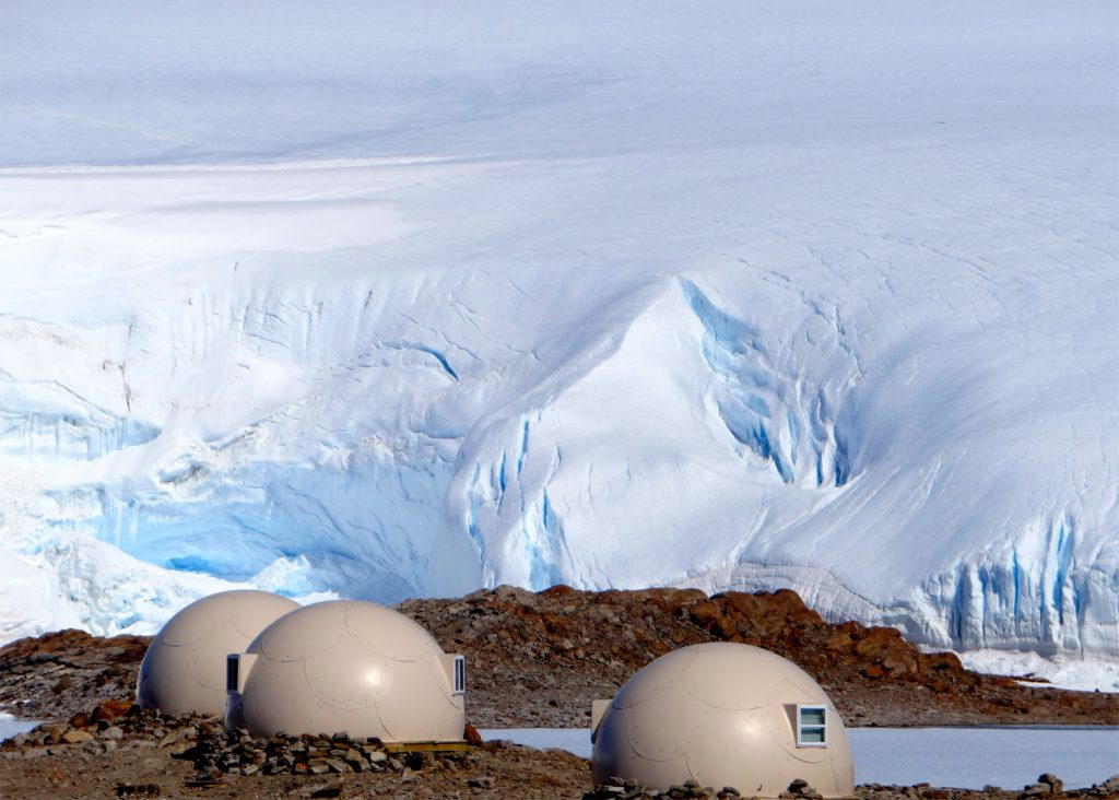 Camping στην Ανταρκτική μέσα σε igloo πολυτελείας. Μόνο με 72.000 δολάρια το άτομο!