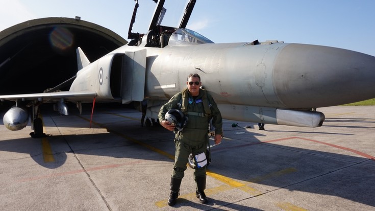 Πάνος Καμμένος: ΟΙ Αιώνιες Απόκριες ενός Παιδικού Μυαλού