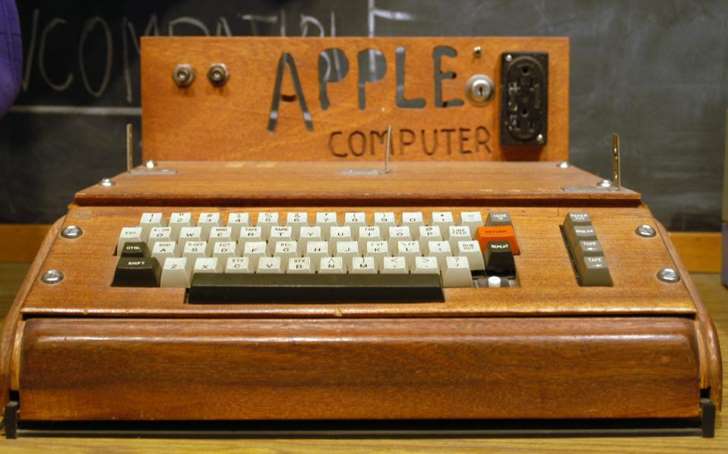 Ο πρώτος Apple δημοπρατήθηκε προς 727.000 ευρώ