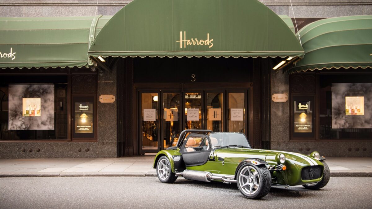 Ένα πολυτελές Caterham made by Harrods! (photos)