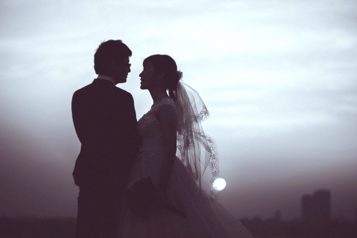 Οι νέοι Κινέζοι γυρίζουν την πλάτη τους στον γάμο