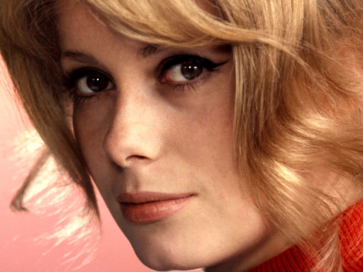 Catherine Deneuve: Ο καλύτερος τρόπος για να συνεχίσει ένας άντρας να σε αγαπάει, είναι να μην τον παντρευτείς!