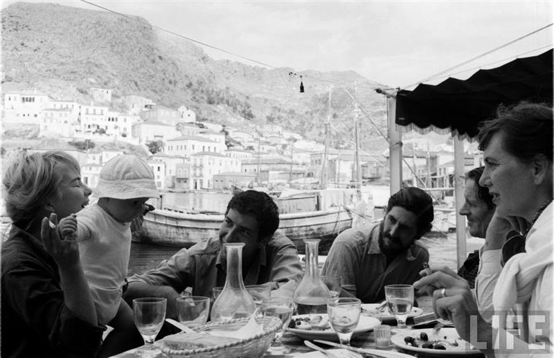 Η αγάπη των Cohen για την Ύδρα