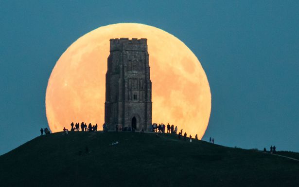 Πώς ήταν το Supermoon από διάφορες χώρες του κόσμου;