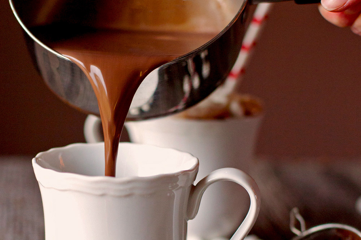 4 λόγοι που η ζεστή σοκολάτα σου κάνει πραγματικά καλό!