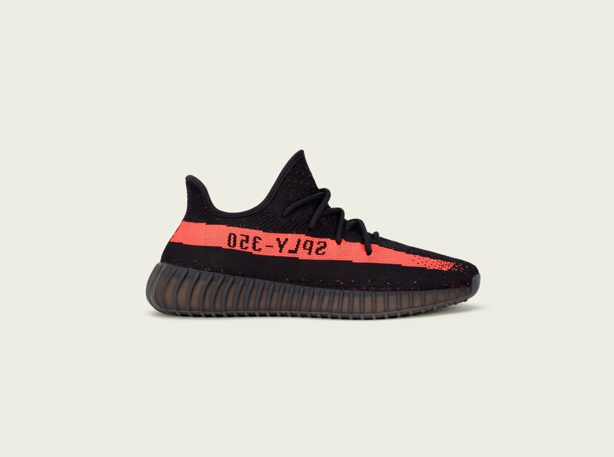Τα  iconic YEEZY BOOST έρχονται στην ελληνική αγορά