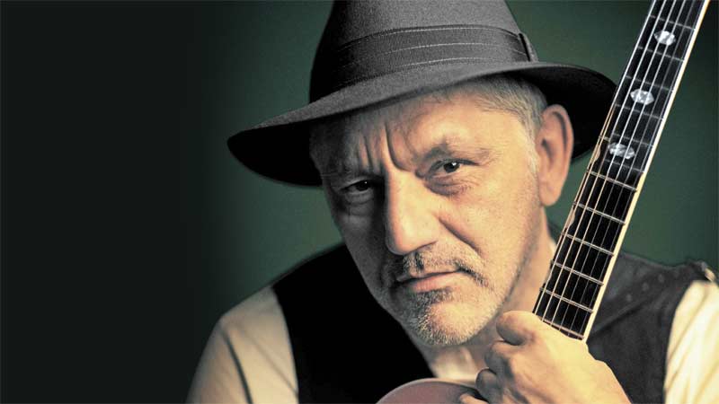 Επιστρέφει ανανεωμένος ο Νίκος Πορτοκάλογλου