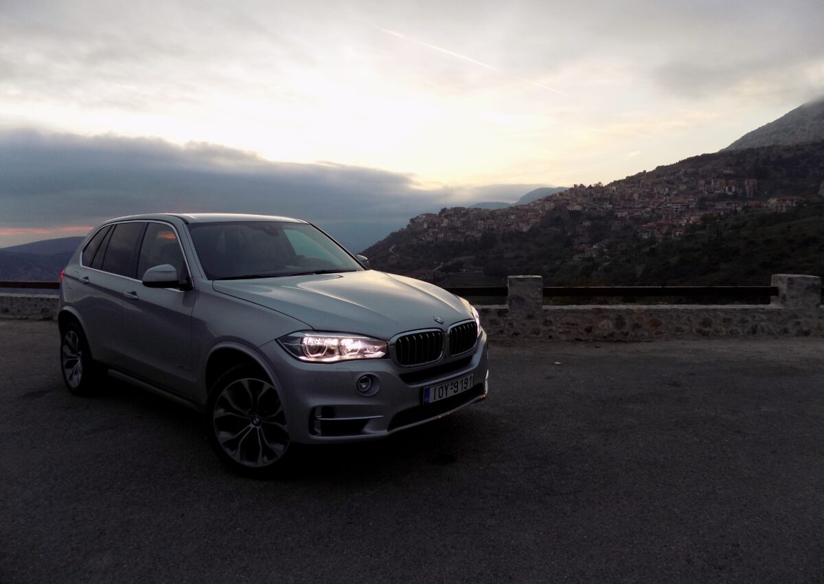 Klik Drive || Στην Αράχωβα με την BMW X5 4.0e των 313 ίππων (photos)
