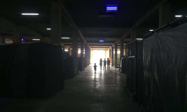 CNN | Ανήλικοι πρόσφυγες εκδίδονται στο κέντρο της Αθήνας