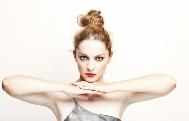 #Shooting: Γιούλικα Σκαφιδά: «Τα ανεκπλήρωτα είναι βολικά για τη δουλειά μου»