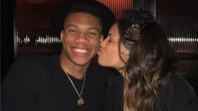 Η αγαπημένη του Γιάννη του εύχεται καλή χρονιά και αυτός έκανε την καλύτερη εμφάνιση της ζωής του