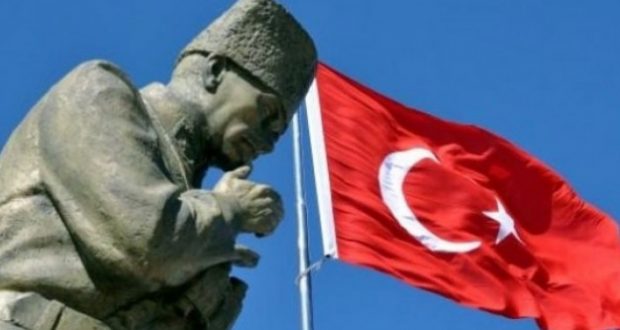 Φερχόφσταντ σε Τσίπρα: Μην εκδώσετε τους 8 Τούρκους αξιωματικούς