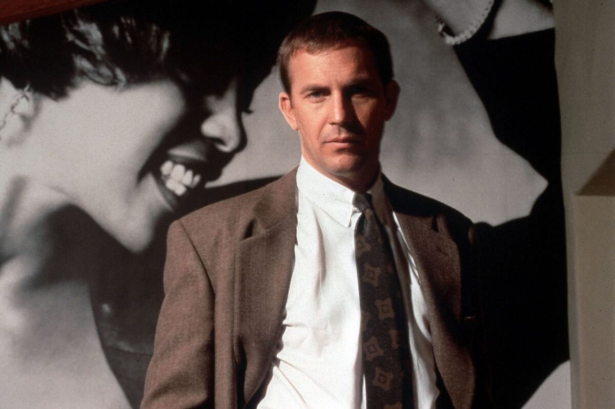 ΚLIK FILES- Οκτώβριος 1990// Όταν ο Whitney Houston τραγουδούσε για τον Kevin Costner το  I will always love you