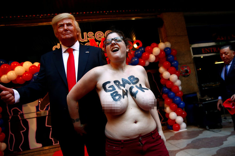 Πιάνει» τον Donald Trump από τα αρ@@@ια