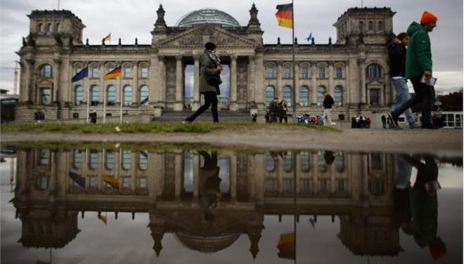 Η Ελλάδα διχάζει την γερμανική κυβέρνηση