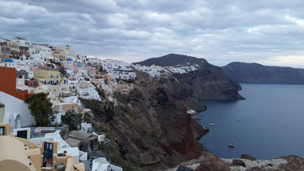 10+1 λόγοι για να πας στη Σαντορίνη και το χειμώνα